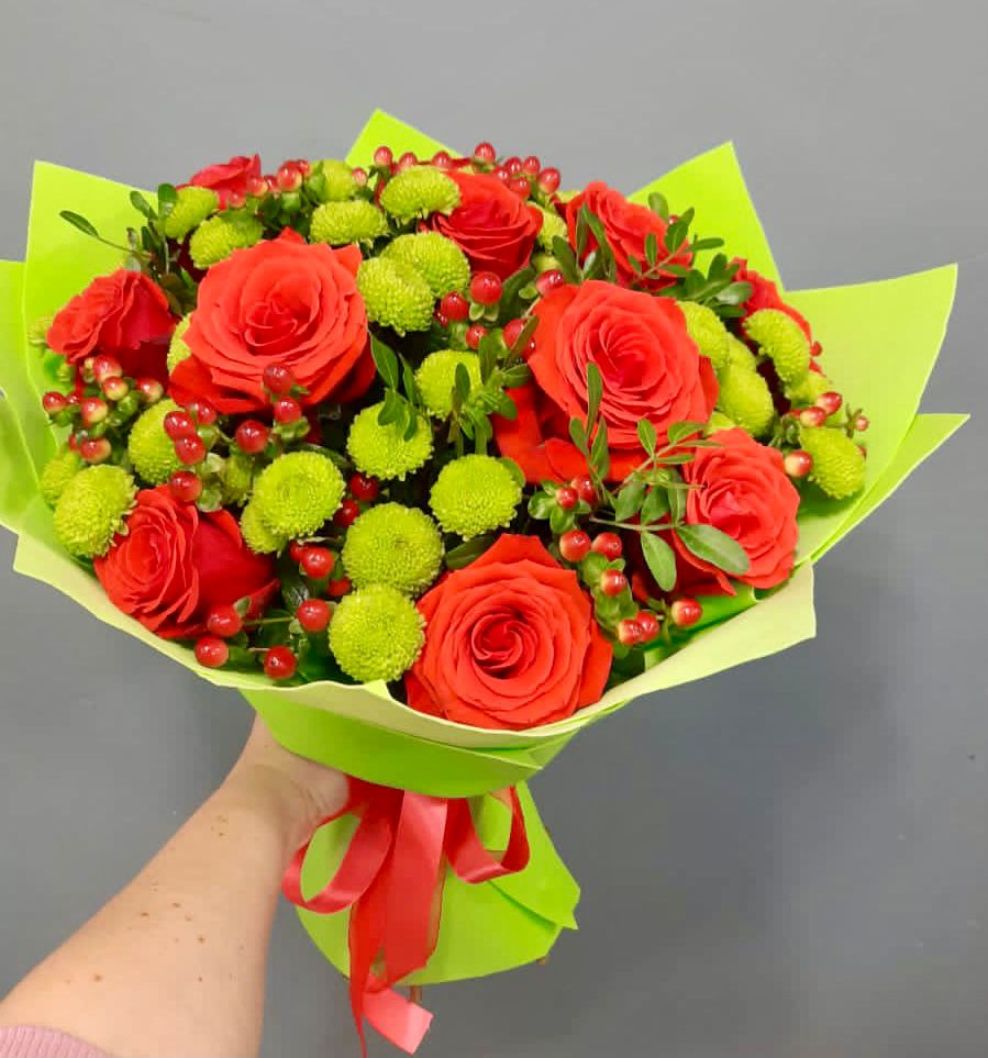 Букет цветов из: Хризантемы и Розы в Таганьково