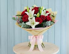 Букет цветов из:  Лилии и Розы в Таганьково