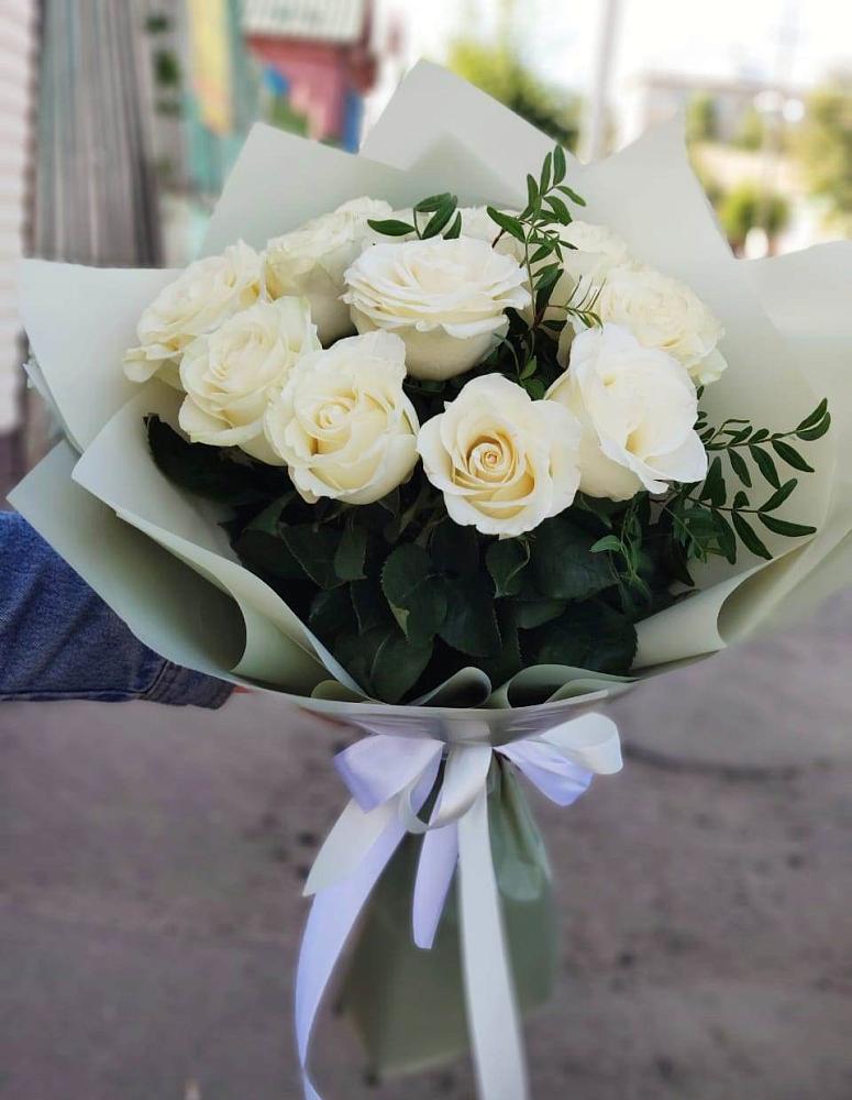 Букет Белые розы Проуд в Таганьково