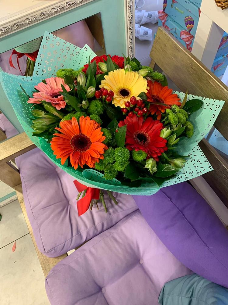 Букет цветов из: Герберы, Хризантемы и Альстромерии в Таганьково