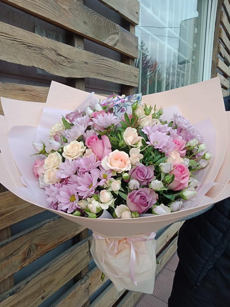 Букет цветов из: Розы и Хризантемы в Таганьково