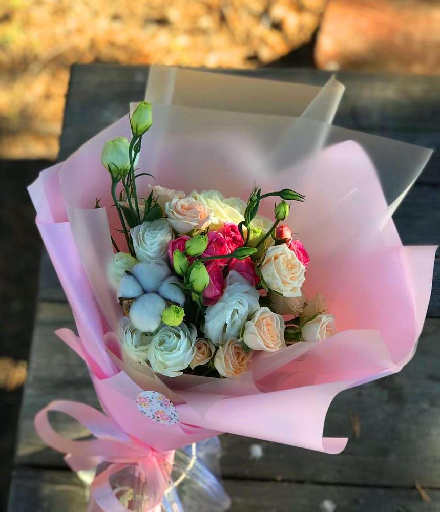 Букет цветов из: Розы и Лизиантусы в Таганьково