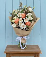 Букет цветов из:  Альстромерии, Лизиантусы, Розы и Хризантемы #REPLACE_PRED# Таганьково