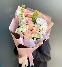 Букет цветов из:  Хризантемы и Розы в Таганьково