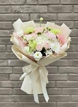Букет цветов из:  Гвоздики, Розы, Лизиантусы и Хризантемы в Таганьково