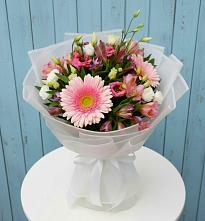 Букет цветов из:  Герберы, Альстромерии и Лизиантусы #REPLACE_PRED# Таганьково