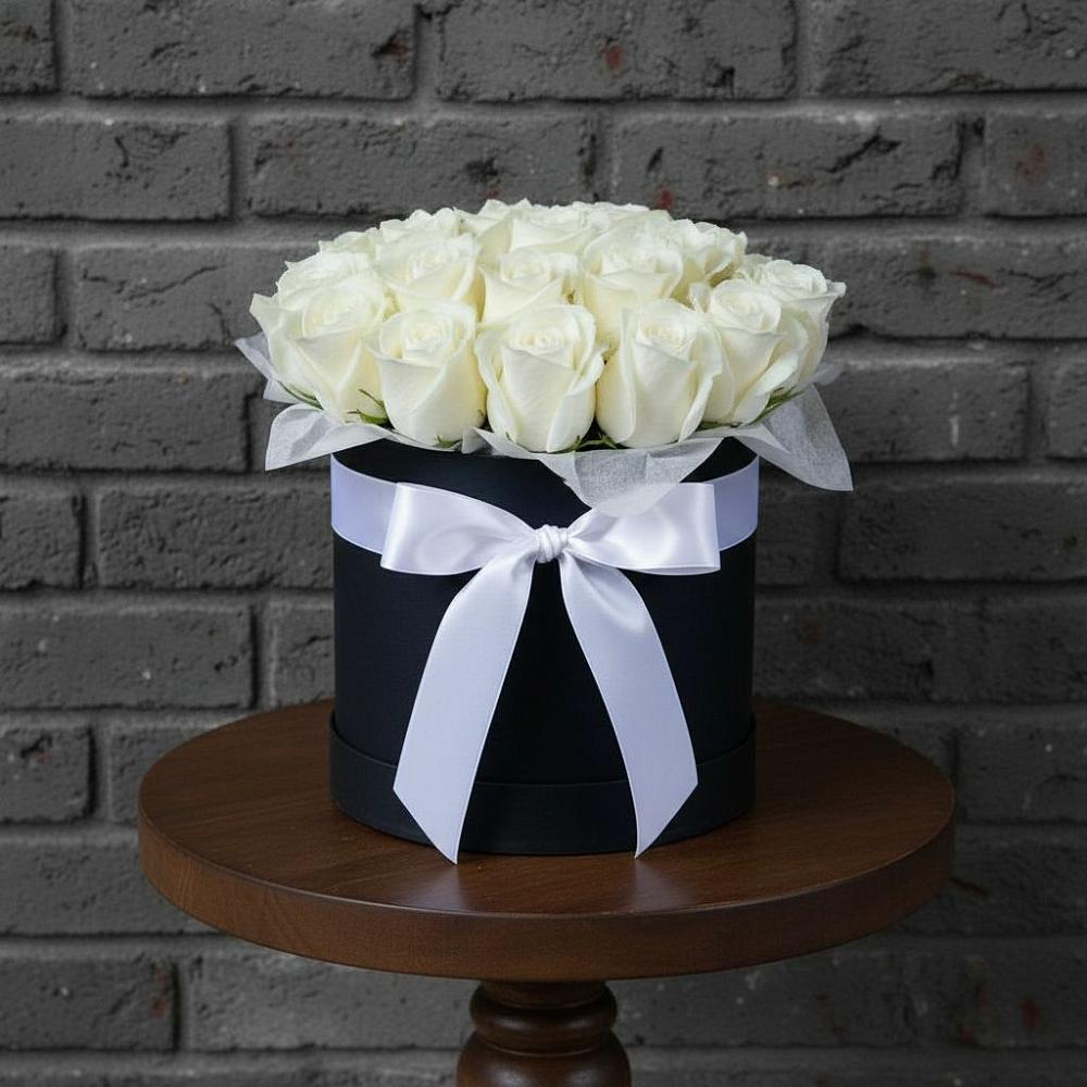 Цветочная композиция из Розы в шляпной коробке в Таганьково