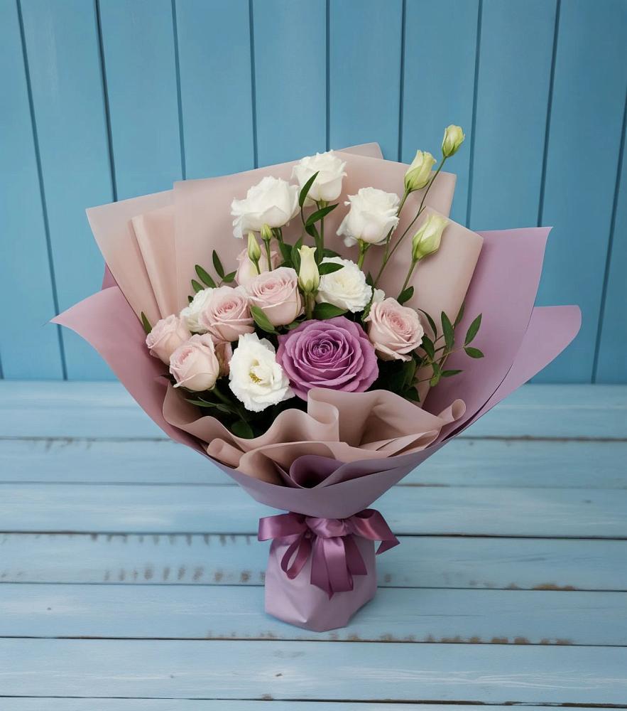 Букет цветов из: Розы и Лизиантусы в Таганьково